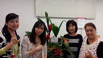 りぃりぃぷかリボンレイ教室の講師紹介